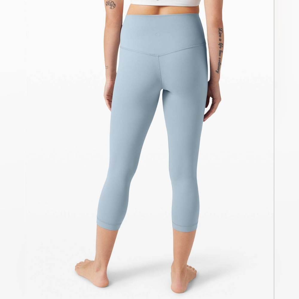 Lululemon Align Crop 21" Blue Chambray Cropped Leggings Yoga Pants Size 2